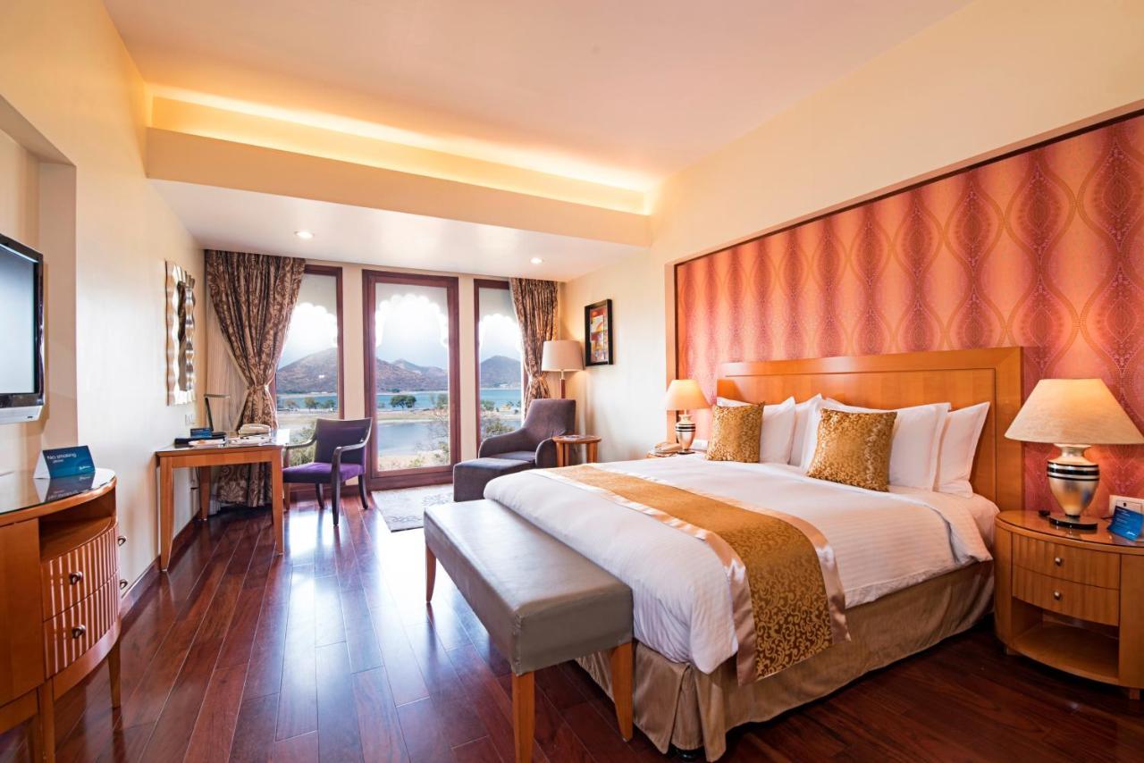 Radisson Blu Udaipur Palace Resort & Spa エクステリア 写真