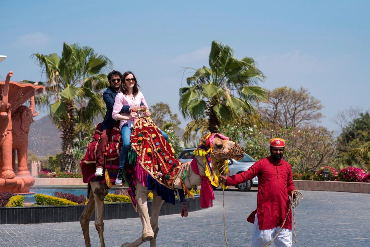 Radisson Blu Udaipur Palace Resort & Spa エクステリア 写真
